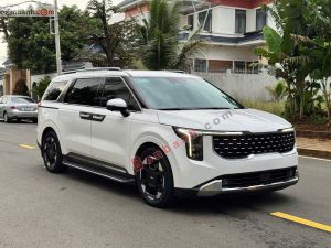 Xe Kia Carnival Premium 2.2D 8S 2024