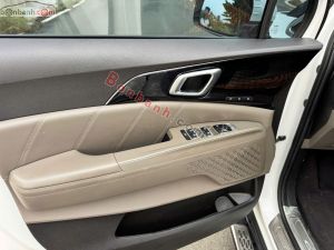 Xe Kia Carnival Premium 2.2D 8S 2024